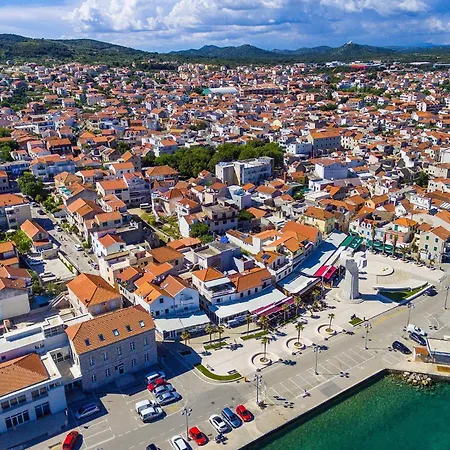 1 Bedroom Stunning In Lägenhet Vodice