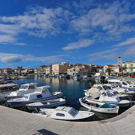 1 Bedroom Stunning In *